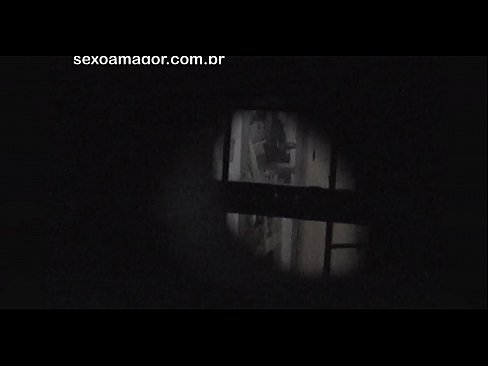 ❤️ Blondie wurdt yn it geheim op fideo opnommen troch in buertvoyeur ferburgen efter holle bakstiennen ️❌ Anale fideo op fy.pornodil.ru